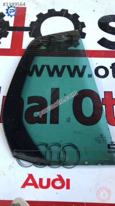 vw golf 5 2008 sağ arka kelebek cam