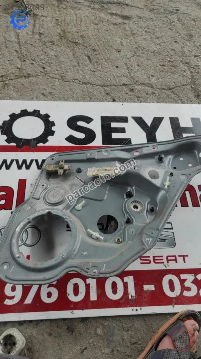 1M1916009 00-05 seat leon arka sağ kapı cam krikosu 1M1916009 00-05 seat leon arka sağ kapı cam krikosu