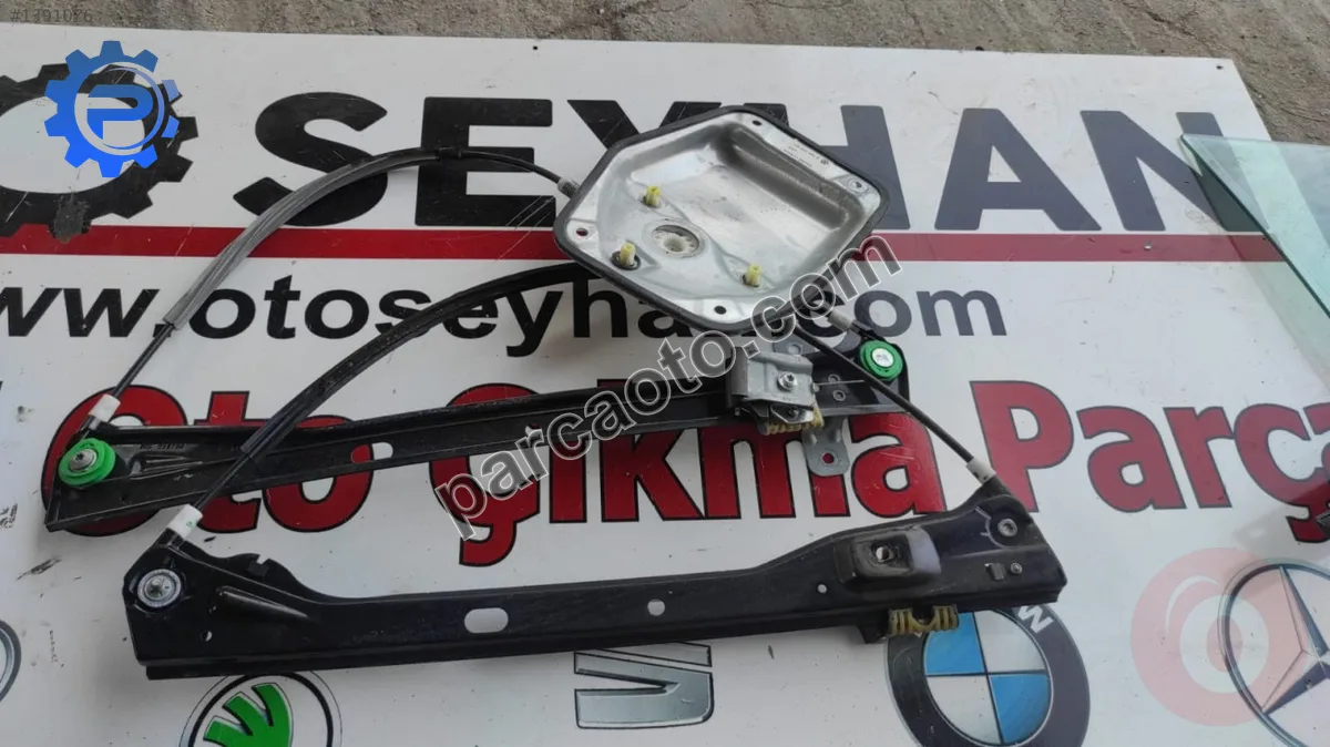 1K5837462B vw jetta sağ ön kapı cam krikosu
