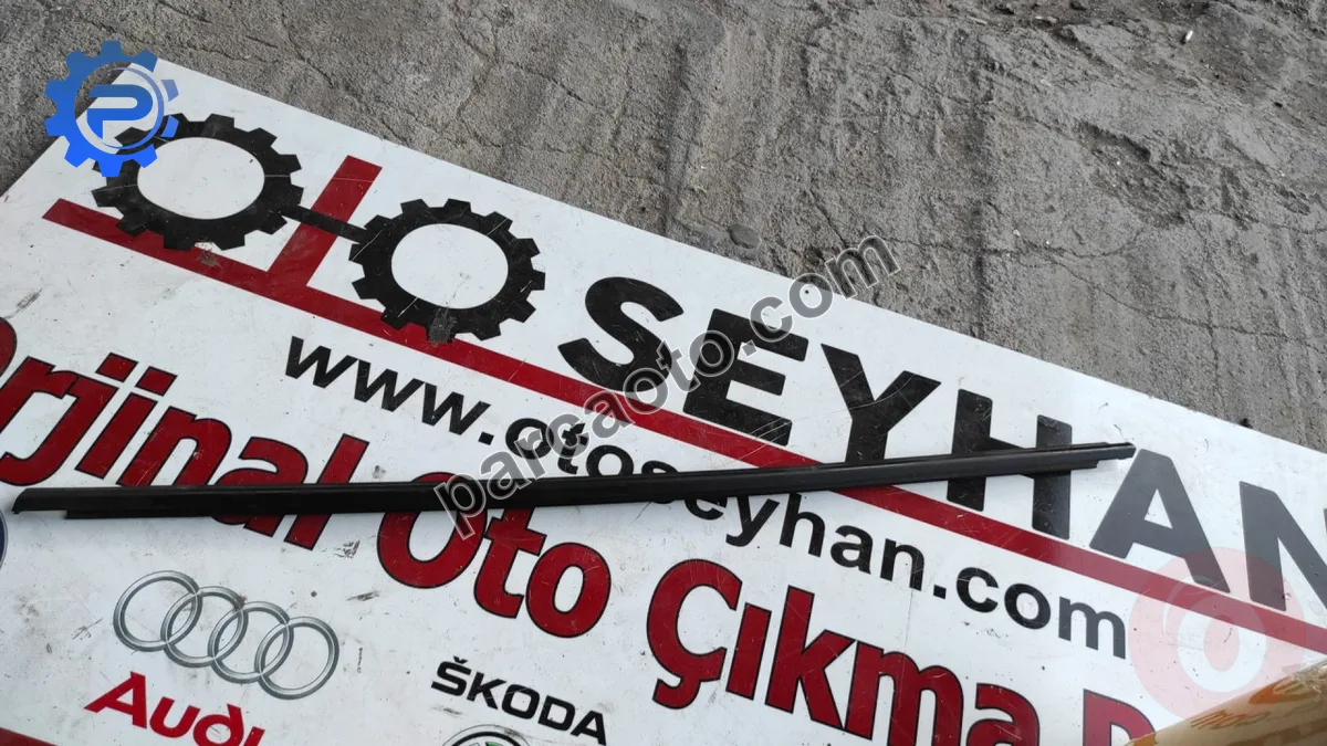 1K5839477 2006-11 jetta sağ ön kapı dış sıyırıcı fitil