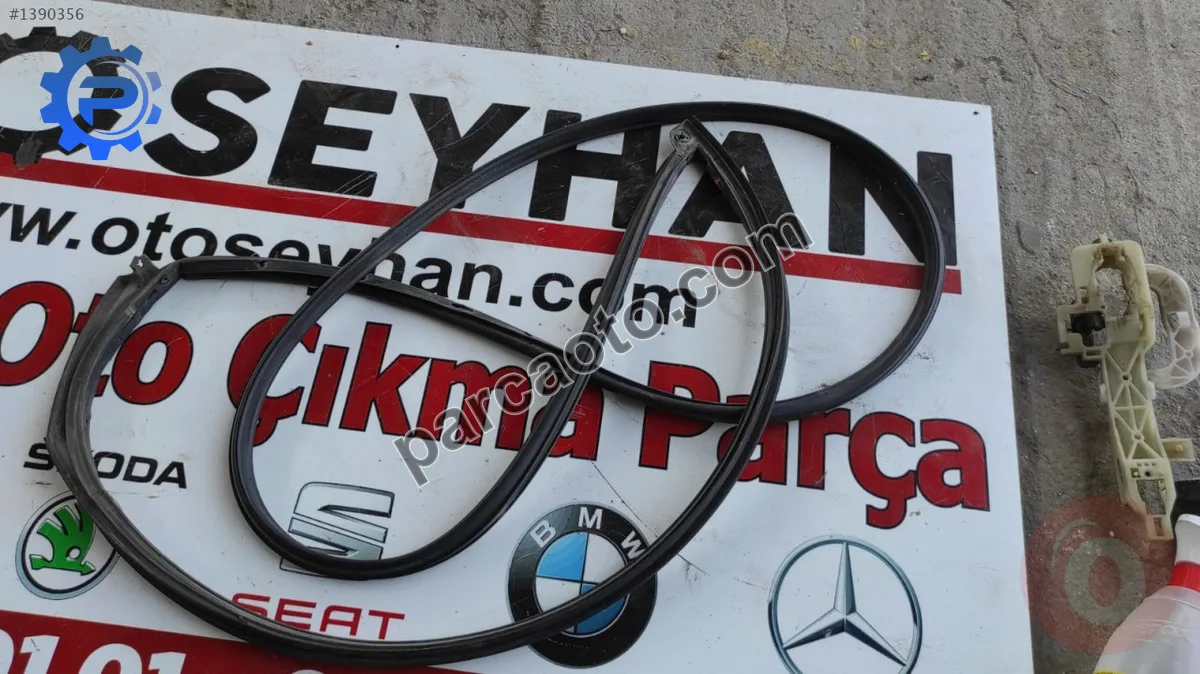 2012 hyundai ix35 ön sağ kapı dış çerçeve fitili
