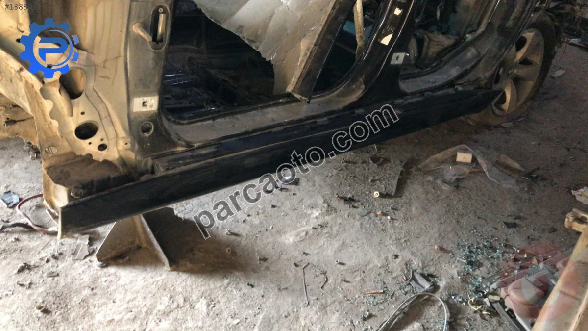 bmw 5 serisi e60 sol marşbiyel kaplaması