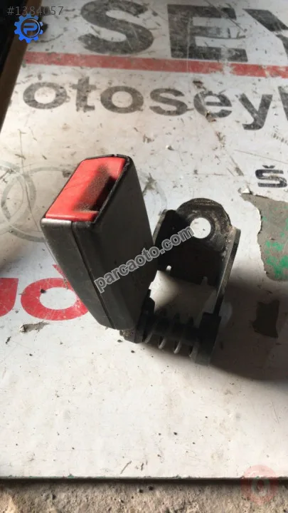 7059771 bmw 5 serisi e60 arka koltuk emniyet kemeri kilidi
