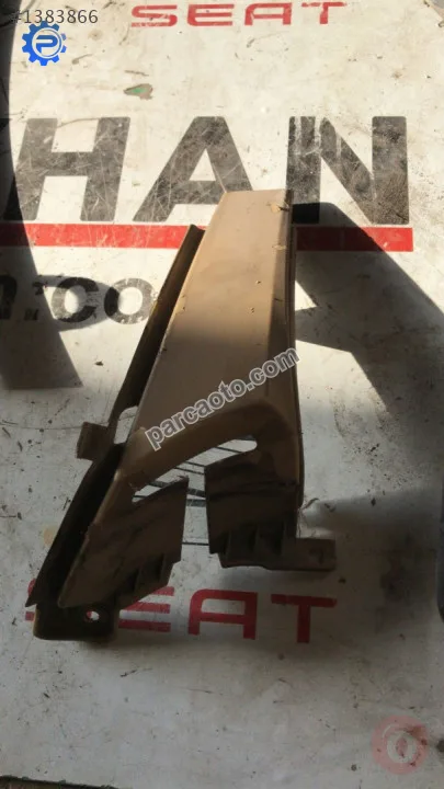 51467038354 bmw 5 e60 sağ arka emniyet kemeri üst kaplaması