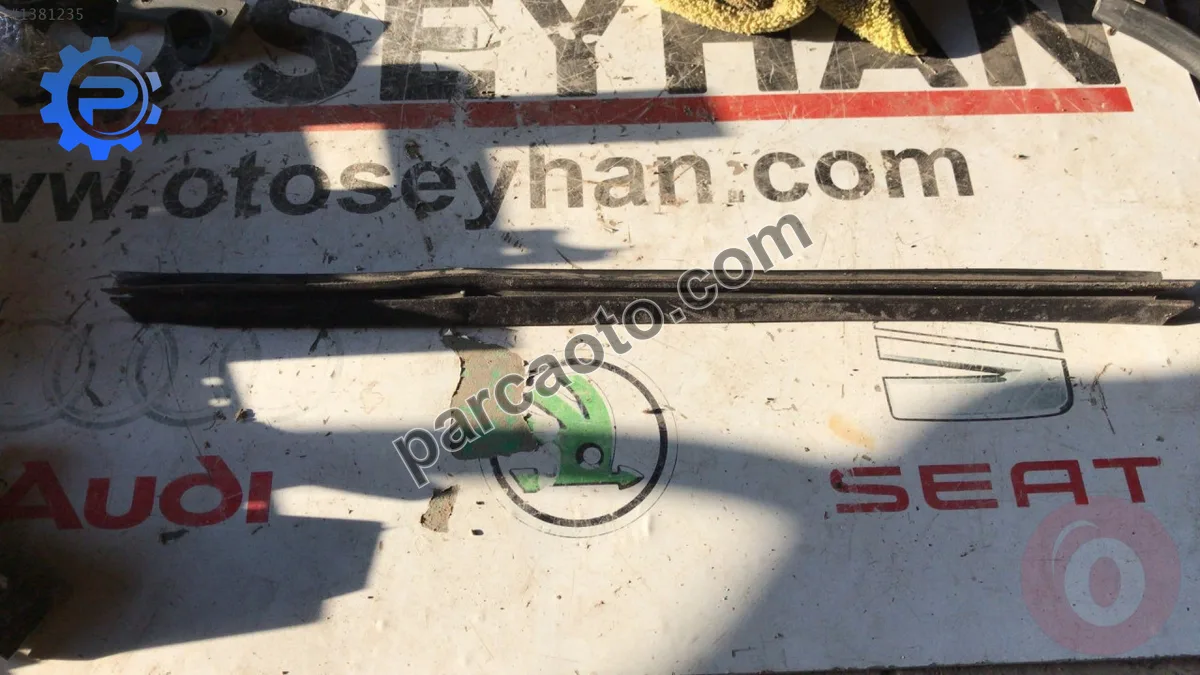 bmw 5 serisi e60 e61 arka kapı iç cam sıyırıcı fitil