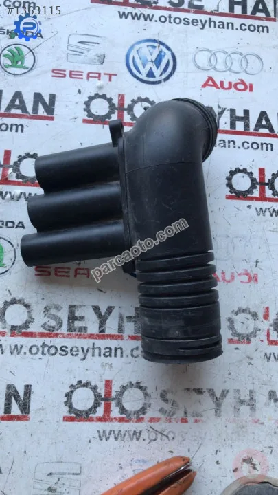 04E129651C vw grubu hava filtre borusu üst 1.2 1.4 tsi