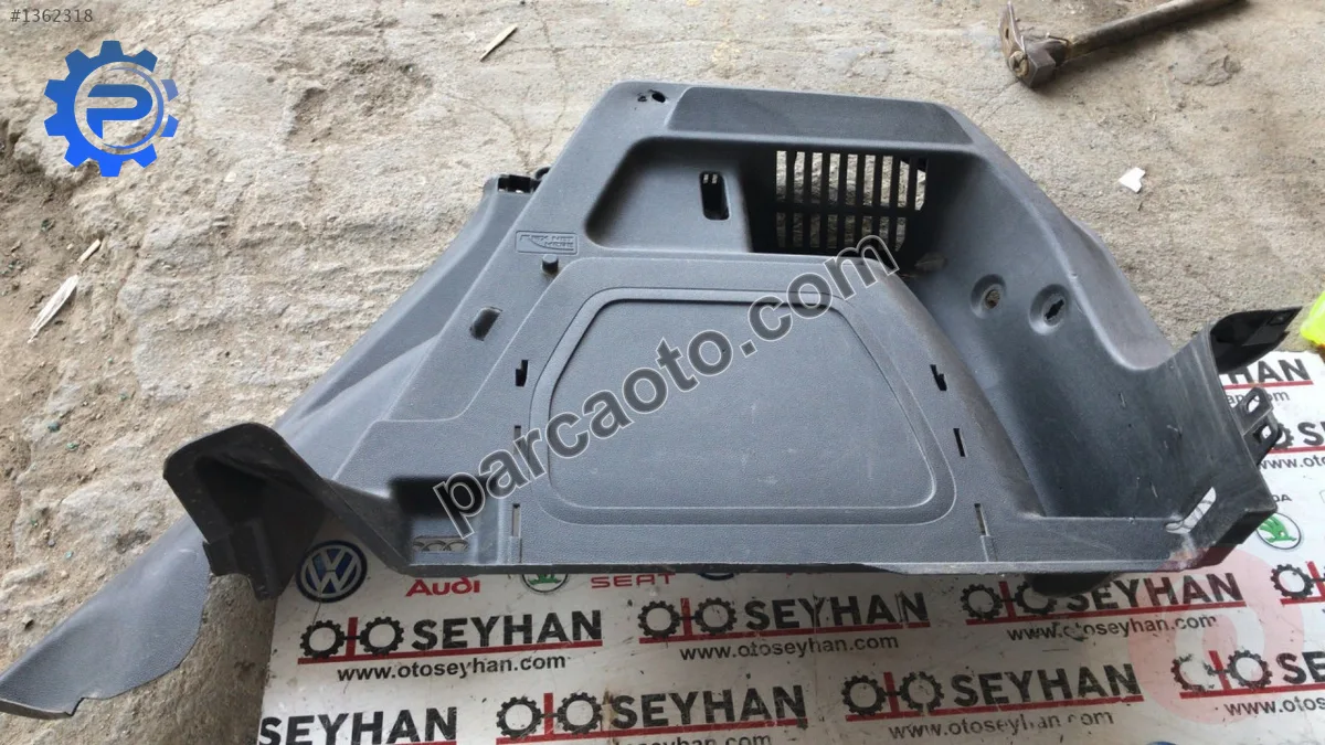 5J6867430 skoda fabia 2011 sağ bagaj kaplaması