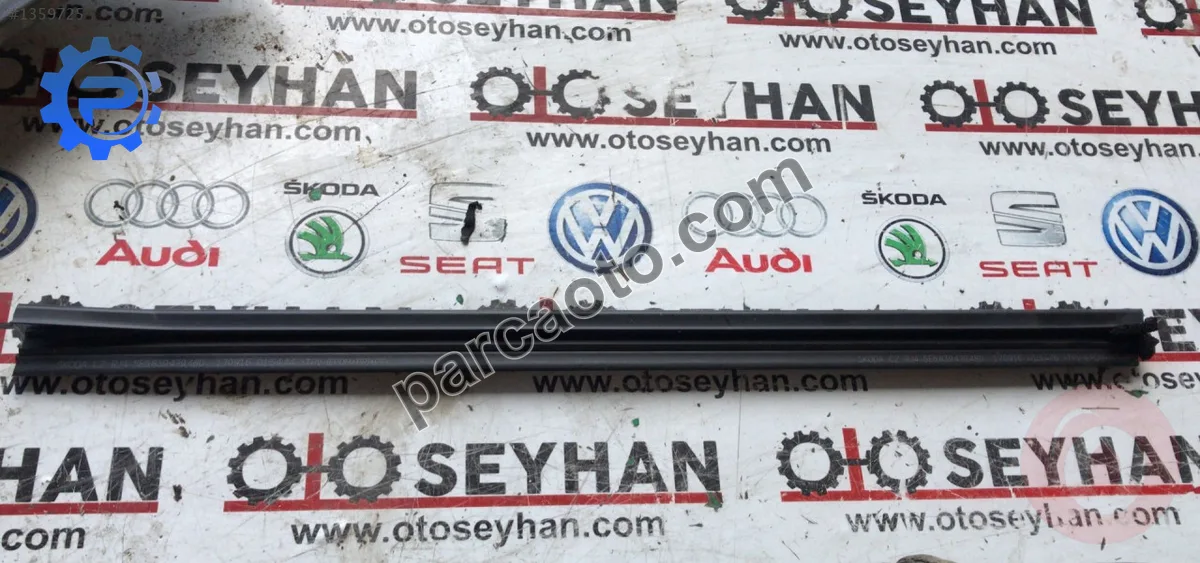 5E5839479 skoda octavia sağ arka kapı iç cam sıyırıcı fitil