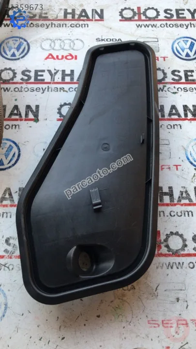 5E0839916A skoda octavia 2016 sağ arka kapı iç panel ayırıcı
