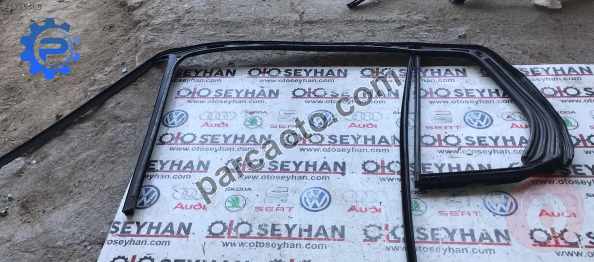 1K6845211B 1K6845212B golf 5 sağ arka kapı cam çerçeve fitili