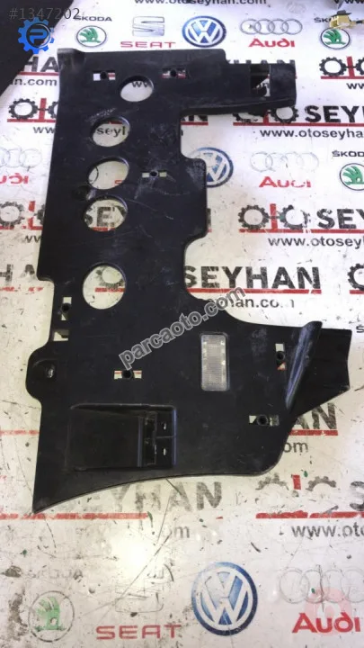 1K1863083 1K1180368 jetta 2009 göğüs sağ torpido alt kaplama