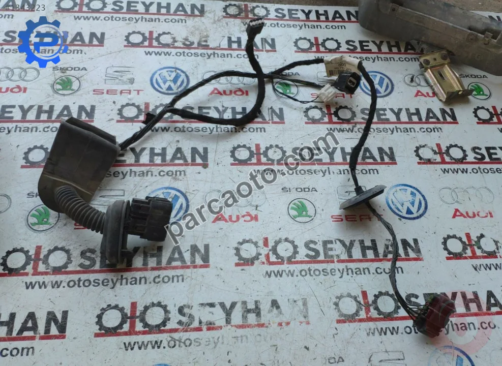 8V5T-14A584 GGG ford fiesta 2011 sol arka kapı tesisatı