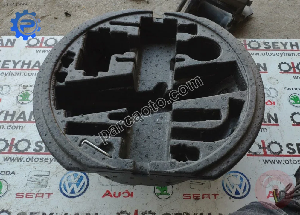 1K0012115C vw golf 5 golf 6 bagaj stepne alet kutusu