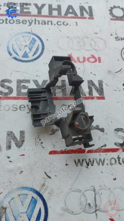 5K0953223B vw golf 6 direksiyon silecek sinyal kolu kaplamas