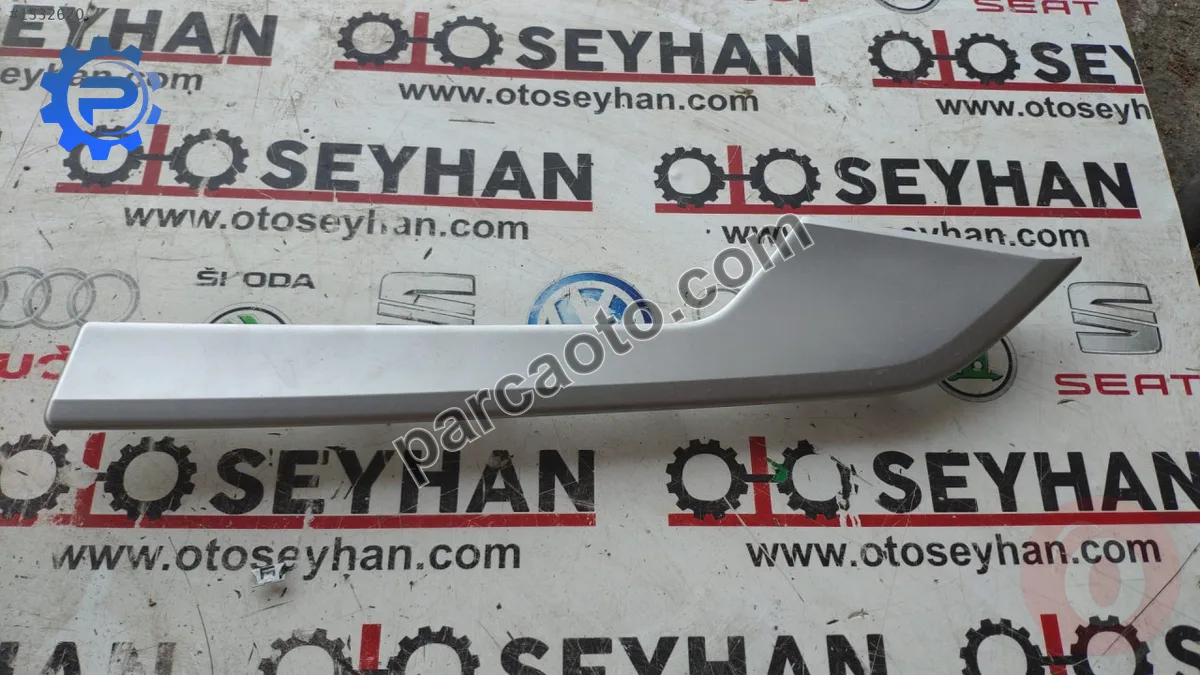 8W0867420 audi a4 2017 sağ arka kapı kartonu çıtası