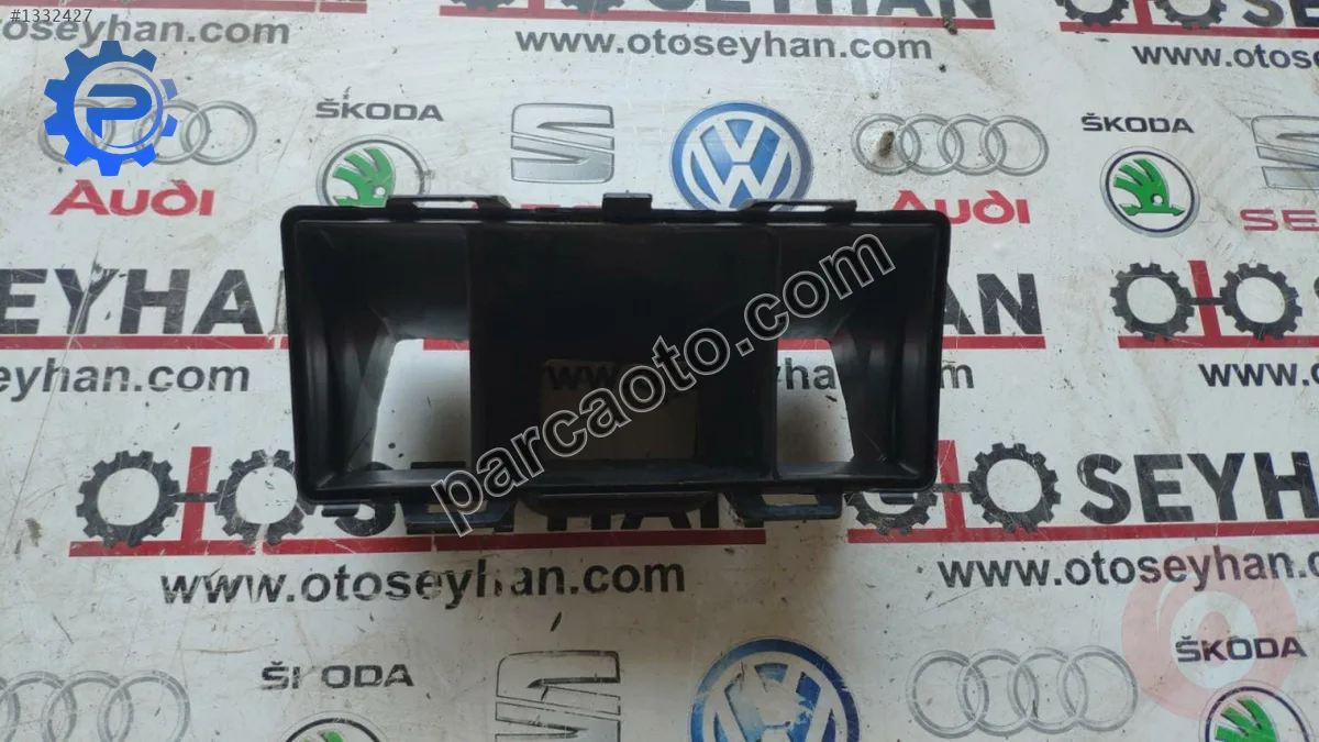 8W0819513 audi a4 a5 kalorifer kazanı hava çıkış kanalı