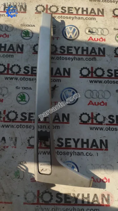8W2863969 audi a4 a5 2017 göğüs çıtası