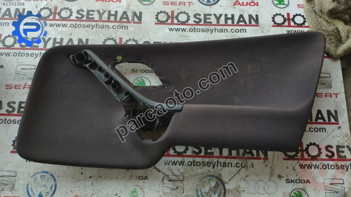 1K4868116 vw jetta 2009 arka sağ kapı döşemesi