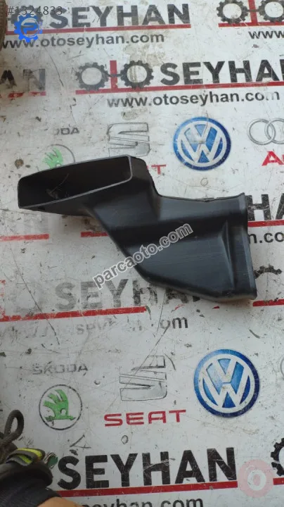 3B0819504 passat b5 arka sağ ayak havalandırma ara kanalı