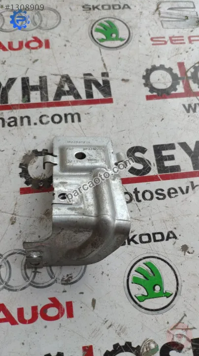 1P0858784A seat leon 2010 göğüs ve konsol bağlantı demiri