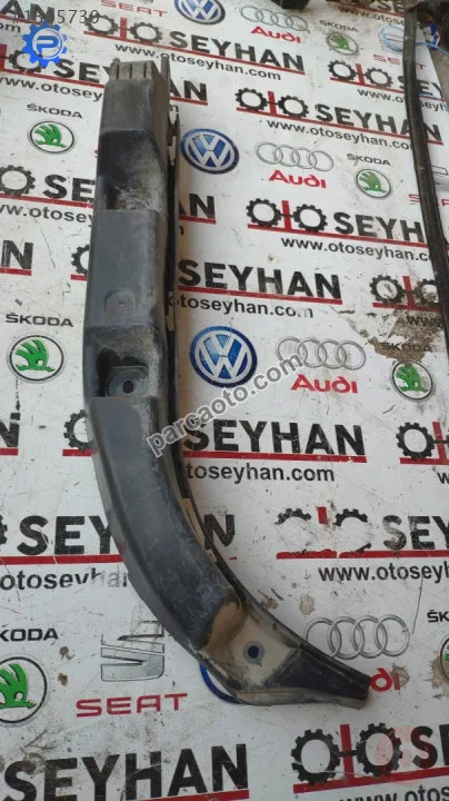 1P0807864 seat leon 2010 sağ arka tampon braketi