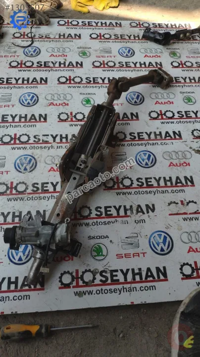 1P1419502G seat leon 2010 direksiyon kolonu ve mafsalı