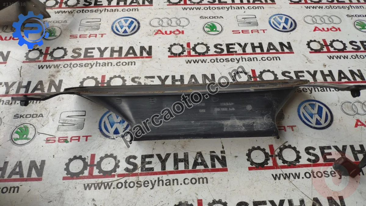 1P1819081 seat leon 2010 göğüs havalandırma ara kanalı