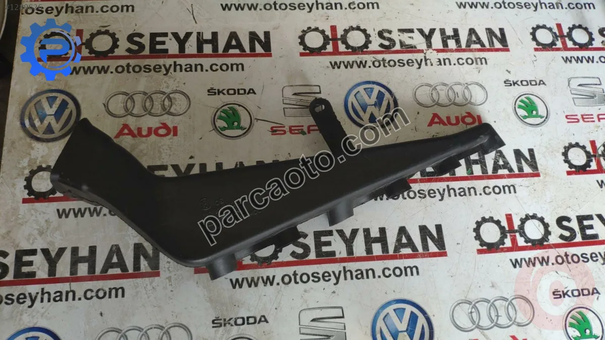 1K1819152B vw golf 6 ön sağ ayak havalandırma borusu