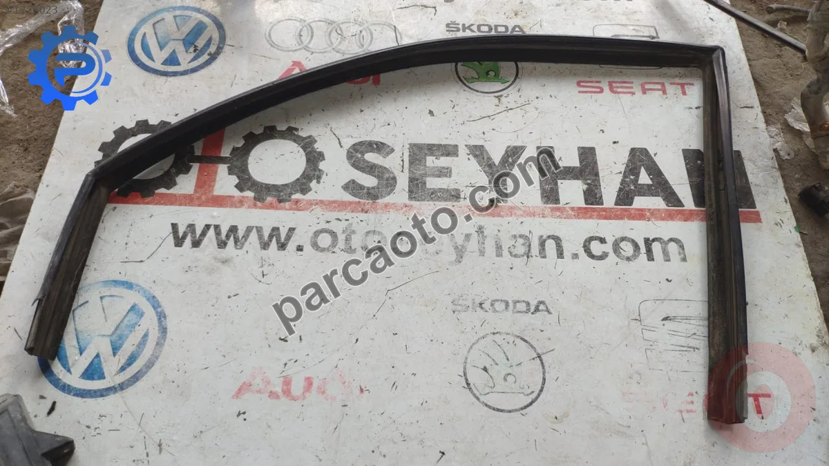 1M0837431 1M0837432 seat leon ön sol kapı cam çerçeve lastik