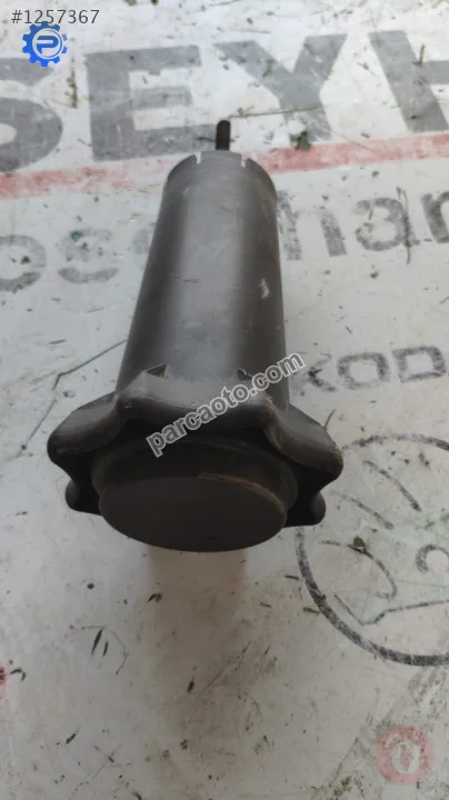 8D0803899B vw passat a4 stepne vidası