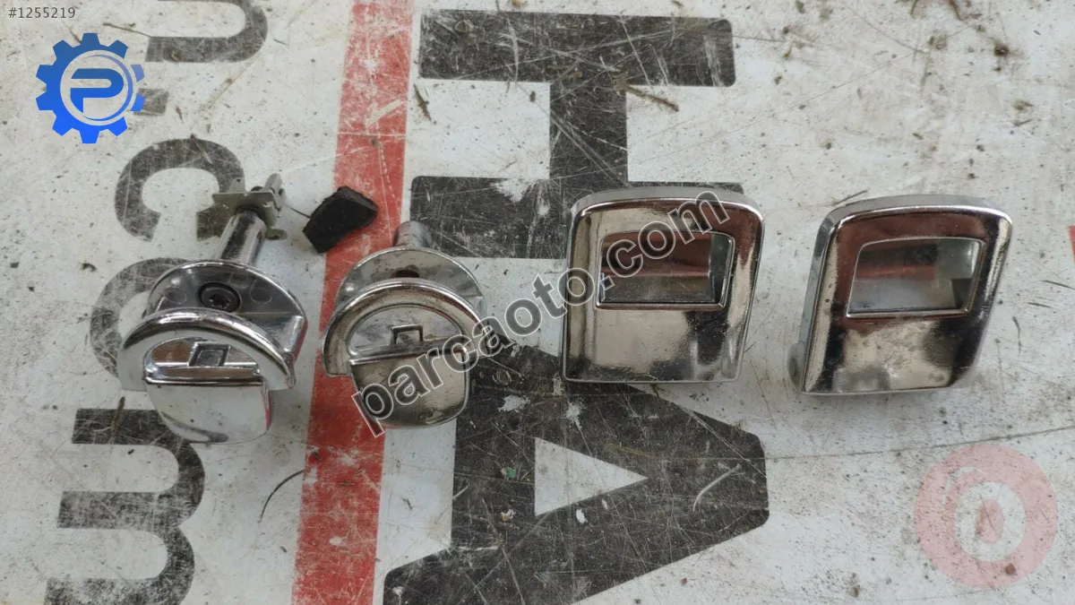 5N0864203 3C0867160 vw tiguan bagaj bağlama demirleri