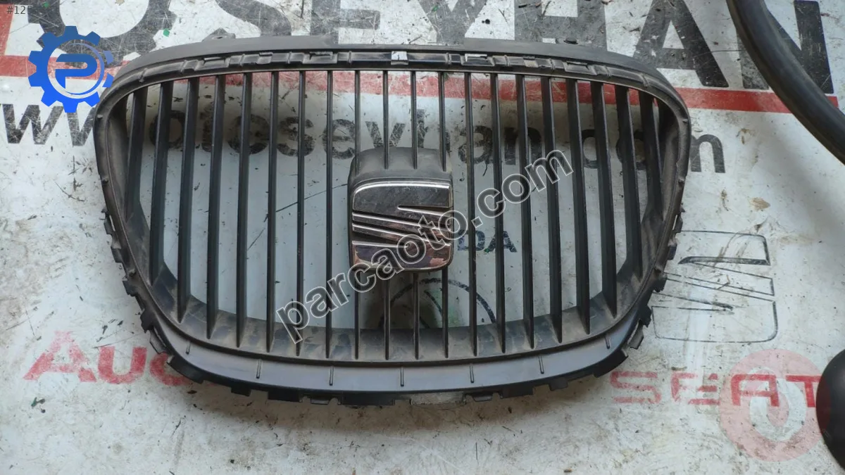 1P0853654A seat leon 2006-12 ön panjur arma