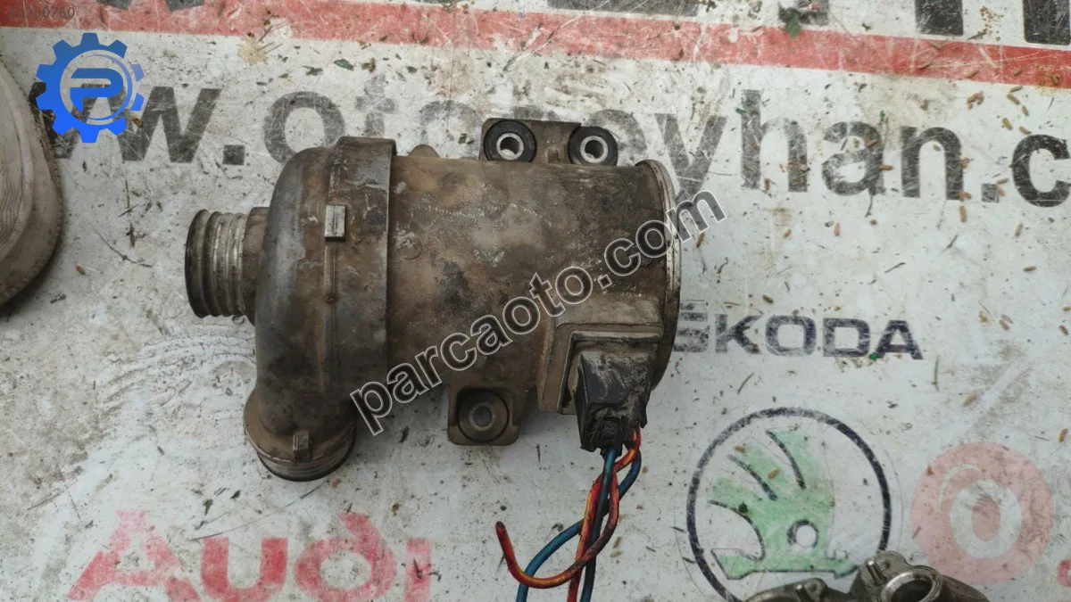 7604027 11517604027 F10 F20 bmw x1 e84 su pompası
