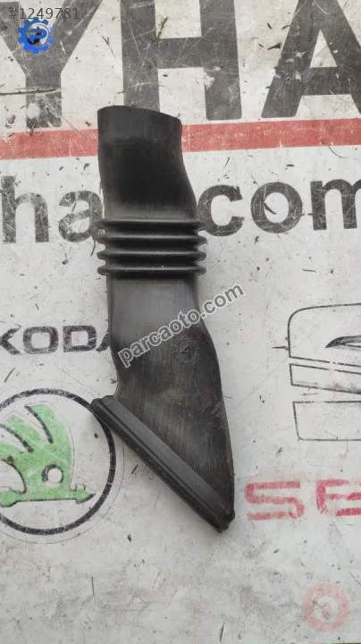 5J0819347 skoda fabia 2011 kalorifer ara hava borusu