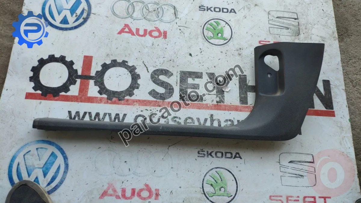 5J7863483A skoda fabia 2011 ön sol direk alt kaplama kapı 5J7863483A skoda fabia 2011 ön sol direk alt kaplama kapı