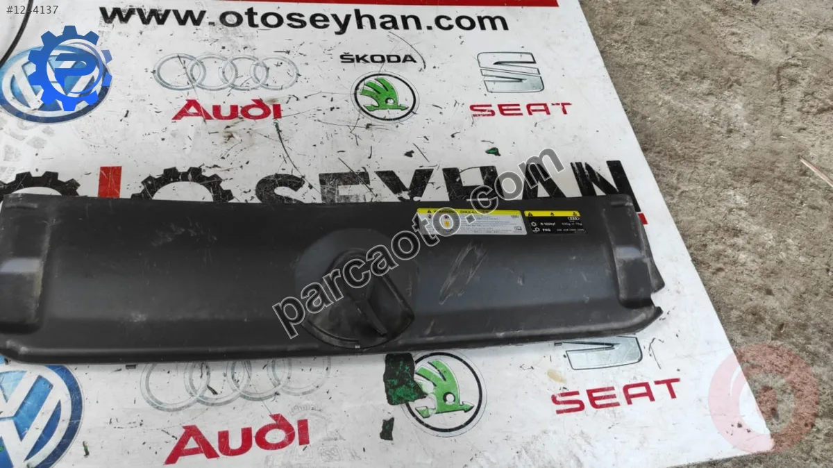 8W0807081 audi a4 2017 ön panel üst kaplama