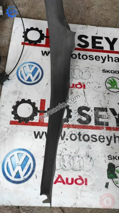 8W0867767A audi a4 16-19 marşbiyel kaplaması arka sol iç gri