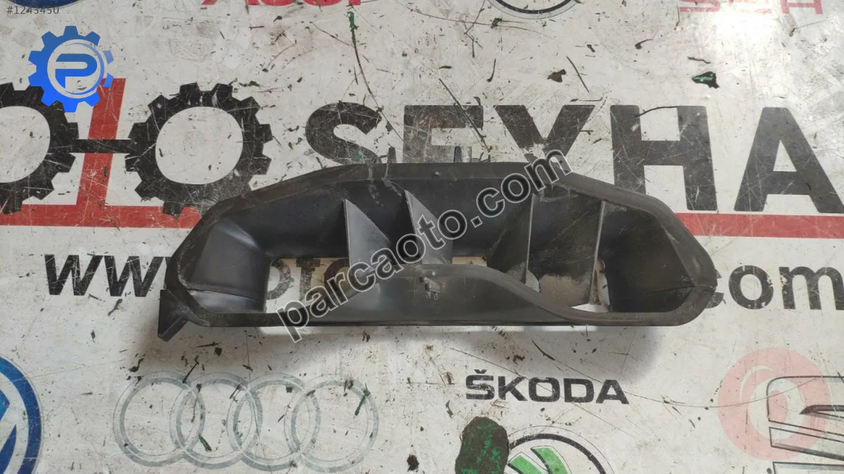 8W1858431A audi a4 17 göğüs ön cam kalorifer ara hava kanalı
