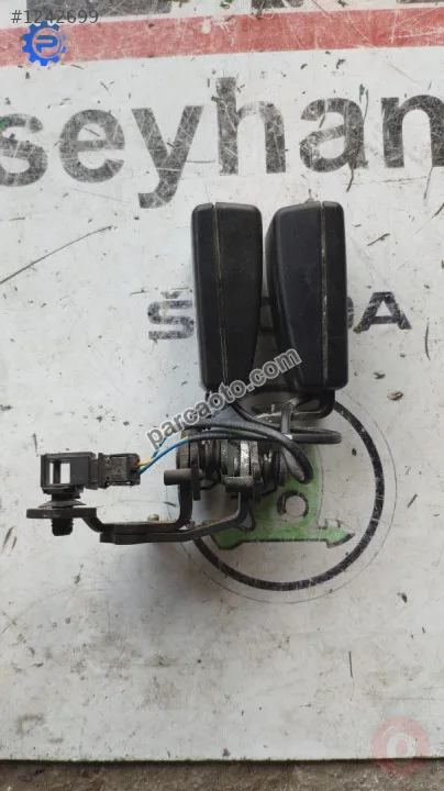 8V0857739 skoda octavia 16 arka emniyet kemeri karşılıkları