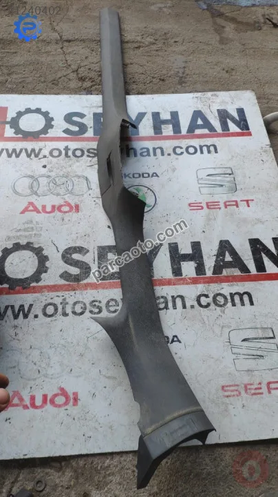 1K5853372 vw jetta sağ iç marşbiyel kaplaması