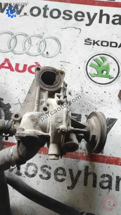 050121013 Passat 1.8 benzinli su pompası