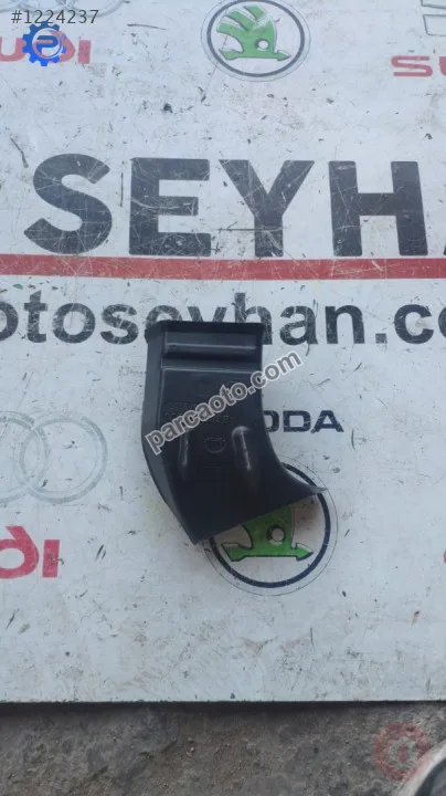 6Q0819893B ibiza fabia 06-17 sol arka ayak havalandırma ucu