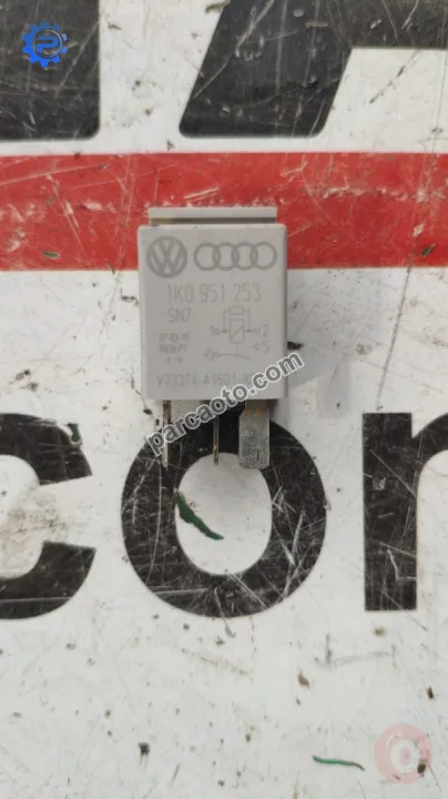 1K0951253 volkswagen caddy 1.9 kızdırma rölesi
