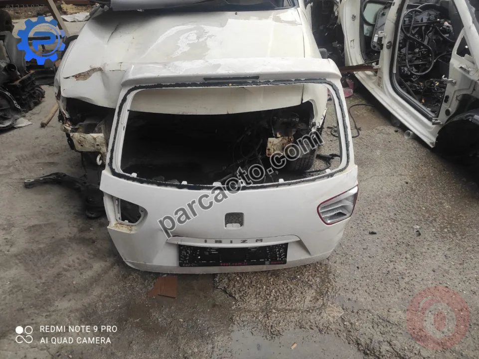 2009 2015 seat Ibiza sw arka bagaj kapağı ufak işlem istiyor
