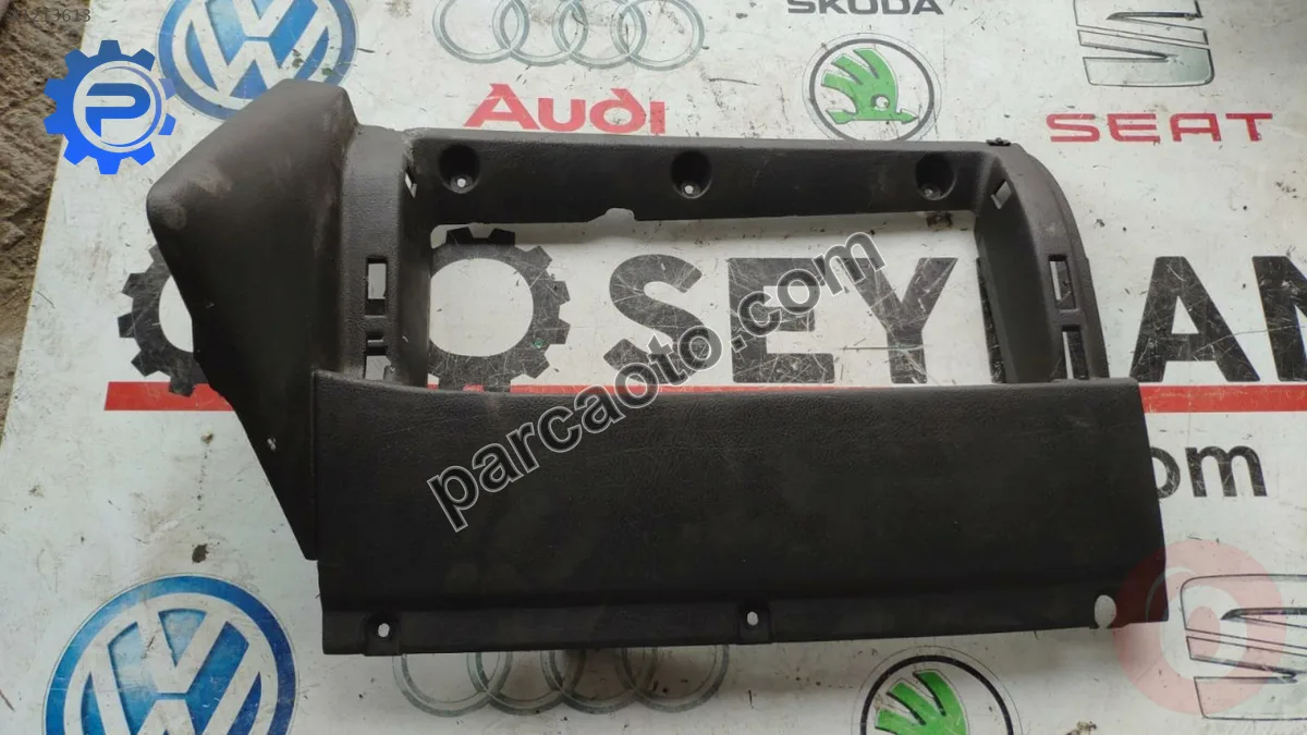 1J1857103A vw golf 4 bora torpido kaplaması
