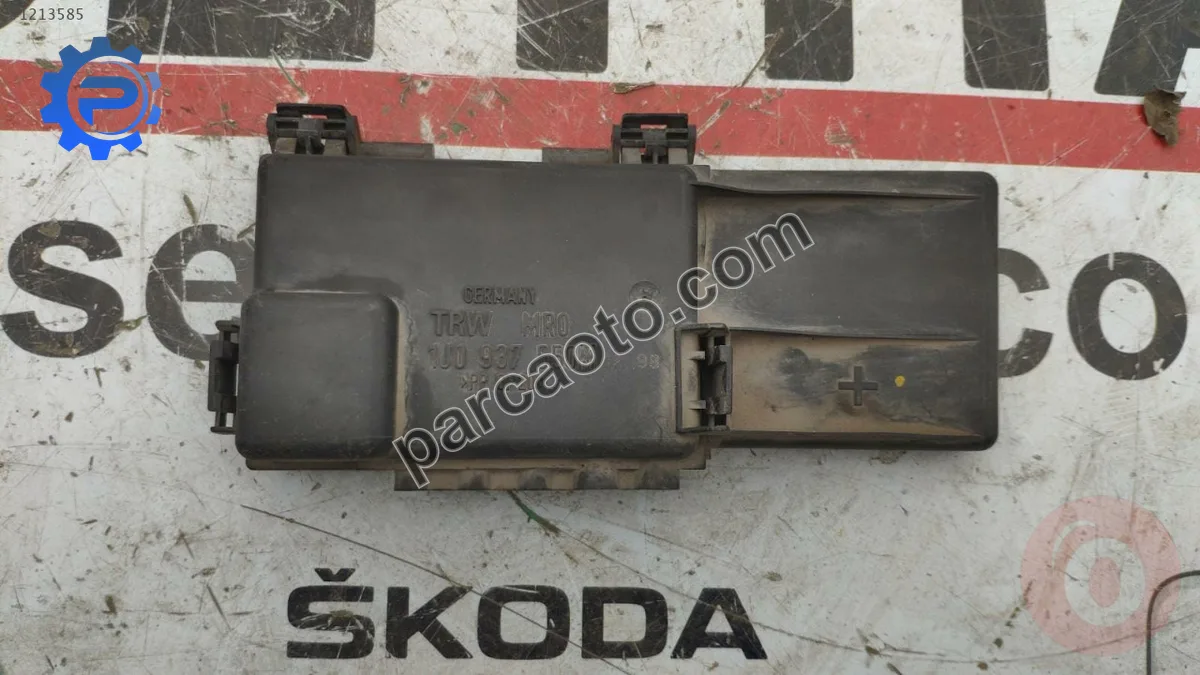 1J0937550M vw golf 4 1.6 akl sigorta kutusu kapağı