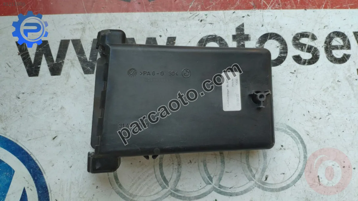314650100 bmw 5 serisi e60 e61 bardak tutucu yuvası