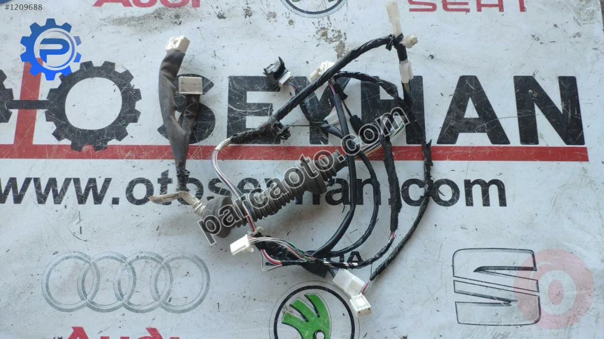 82151OZ toyota corolla sağ ön kapı tesisatı