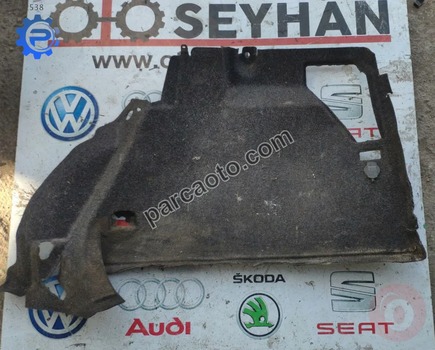 volkswagen golf 4 sağ bagaj halısı