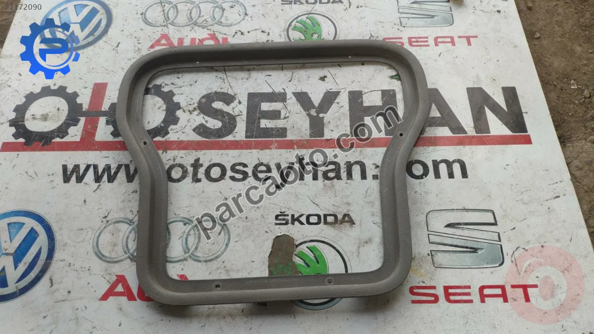 2K0864134 vw caddy 2007 2009 arka eşya bölmesi çerçevesi